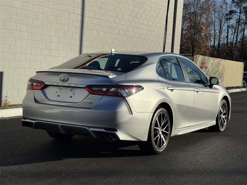 Used 2023 Toyota Camry SE image 21