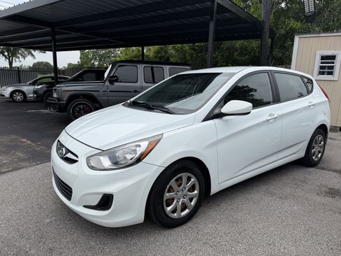 Used 2013 Hyundai Accent GS FWD image 21