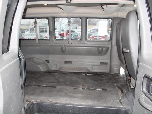 Used 2010 Chevrolet Express 1500 LS image 14