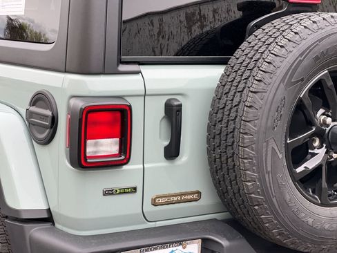 Used 2023 Jeep Wrangler Freedom Edition AWD/4WD image 28