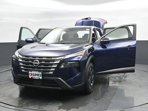 Used 2025 Nissan Rogue SV image 49