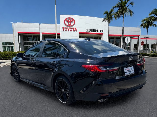 Used 2025 Toyota Camry SE FWD image 5