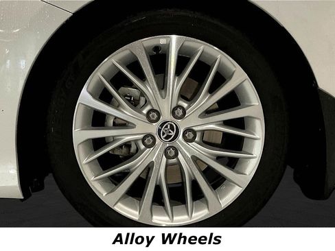 Used 2020 Toyota Camry XLE FWD image 33