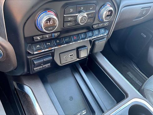 Used 2020 GMC Sierra 1500 Denali w/ Denali Ultimate Package AWD/4WD image 32