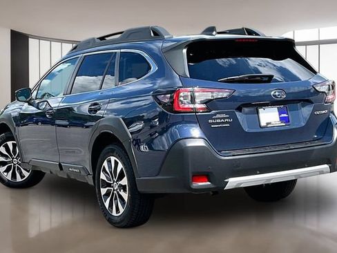 Used 2025 Subaru Outback Limited AWD/4WD image 4