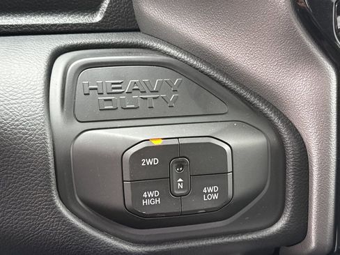 New 2026 RAM 2500 Big Horn AWD/4WD image 17