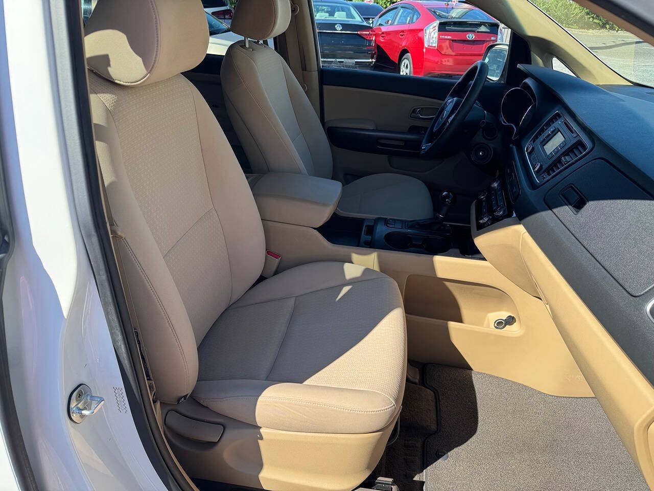 Used 2016 Kia Sedona LX FWD image 21