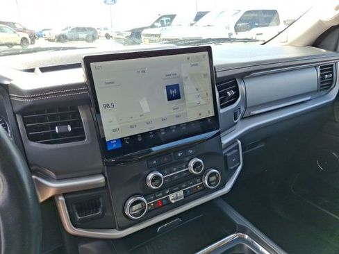 Used 2024 Ford Expedition XLT image 13