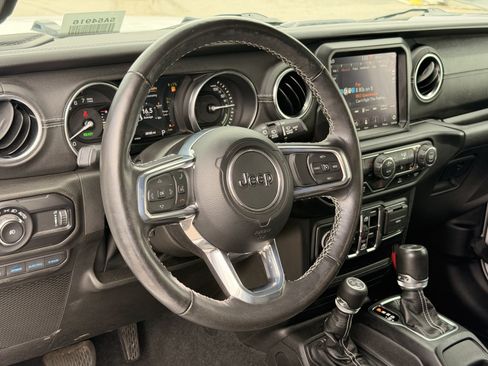 Used 2023 Jeep Wrangler Unlimited Sahara w/ Cold Weather Group AWD/4WD image 17