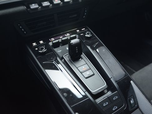 Certified 2025 Porsche 911 Carrera GTS RWD image 24