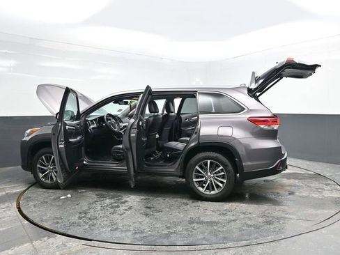 Used 2019 Toyota Highlander XLE image 39
