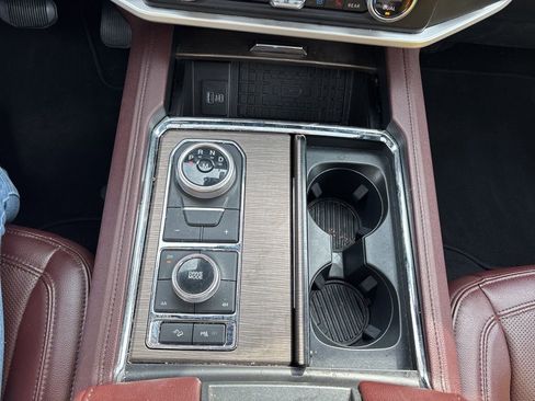 Used 2024 Ford Expedition Limited image 44