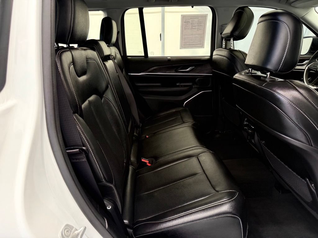 Used 2023 Jeep Grand Cherokee 4WD 4xe image 27
