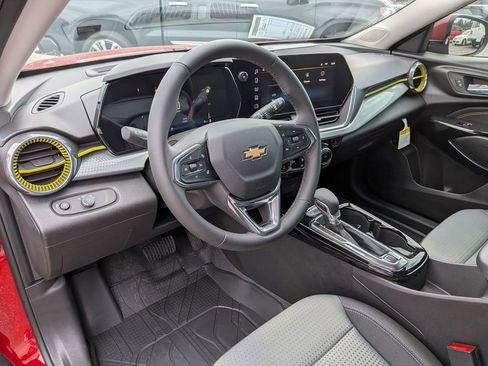 New 2026 Chevrolet Trax LT w/ Sunroof Package image 13