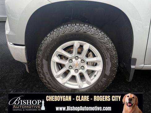 Used 2024 Chevrolet Silverado 1500 LT AWD/4WD image 19