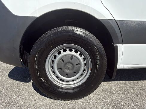 Used 2021 Mercedes-Benz Sprinter 2500 image 18