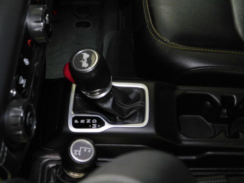 Used 2024 Jeep Wrangler Unlimited Sahara w/ Technology Group AWD/4WD image 29