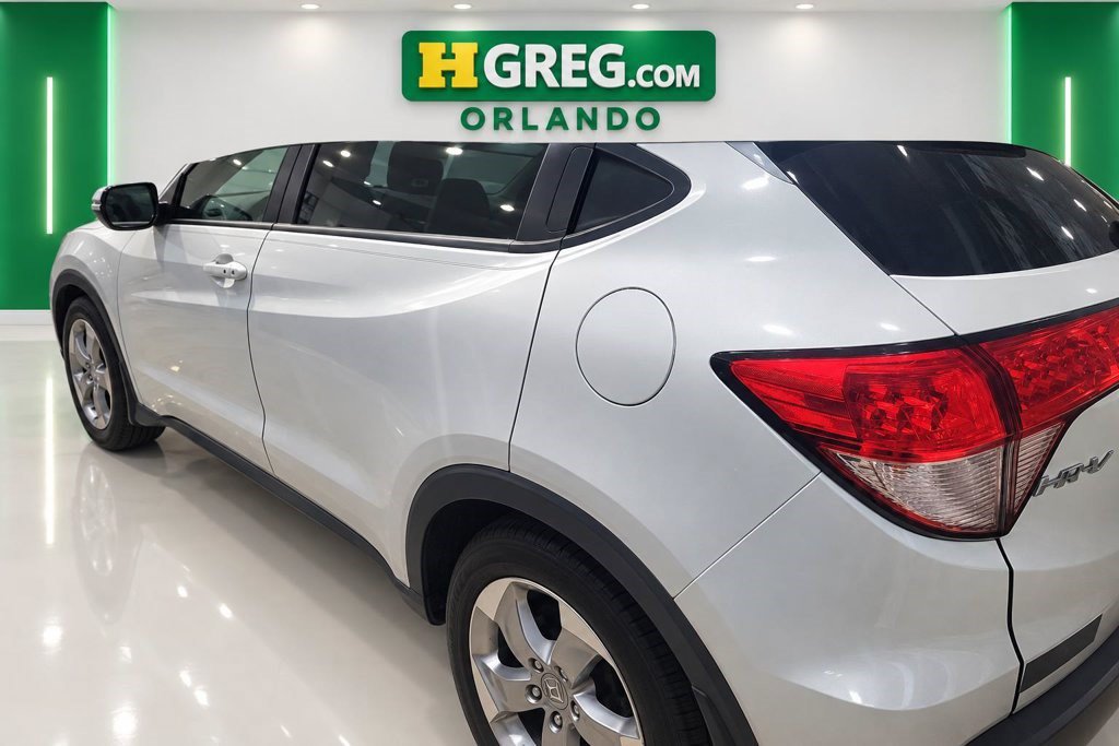Used 2017 Honda HR-V EX image 2