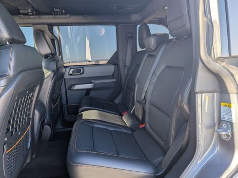 Used 2023 Ford Bronco Badlands image 16