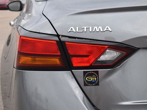 Used 2022 Nissan Altima 2.5 SV FWD image 6