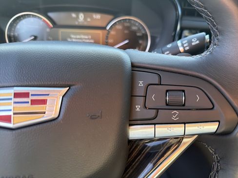 Used 2025 Cadillac XT6 Premium Luxury image 16