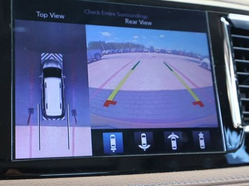 Used 2017 Chrysler Pacifica Limited FWD image 31