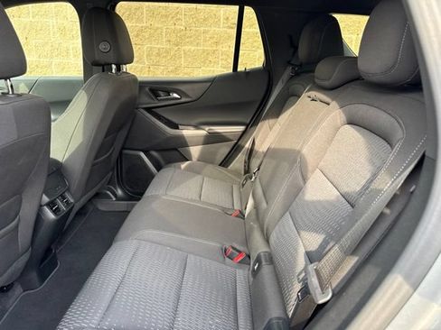 Used 2025 Chevrolet Equinox LT AWD/4WD image 12