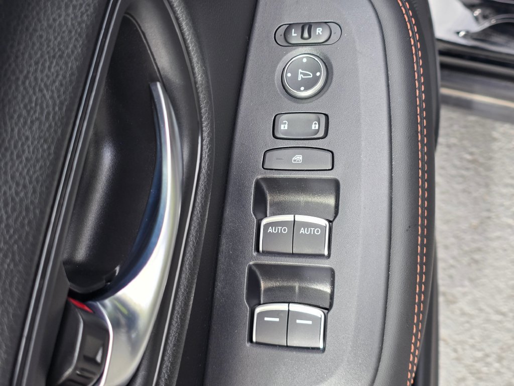 Certified 2025 Honda HR-V Sport image 14