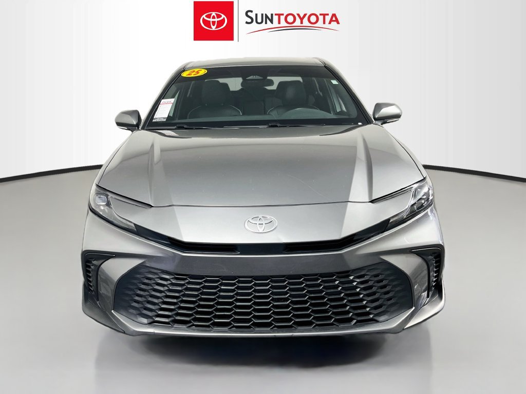 Used 2025 Toyota Camry SE FWD image 8
