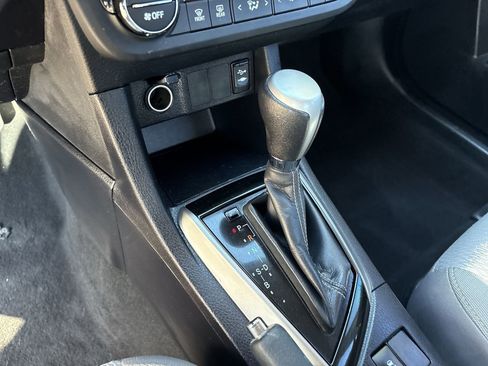 Used 2016 Toyota Corolla LE image 16