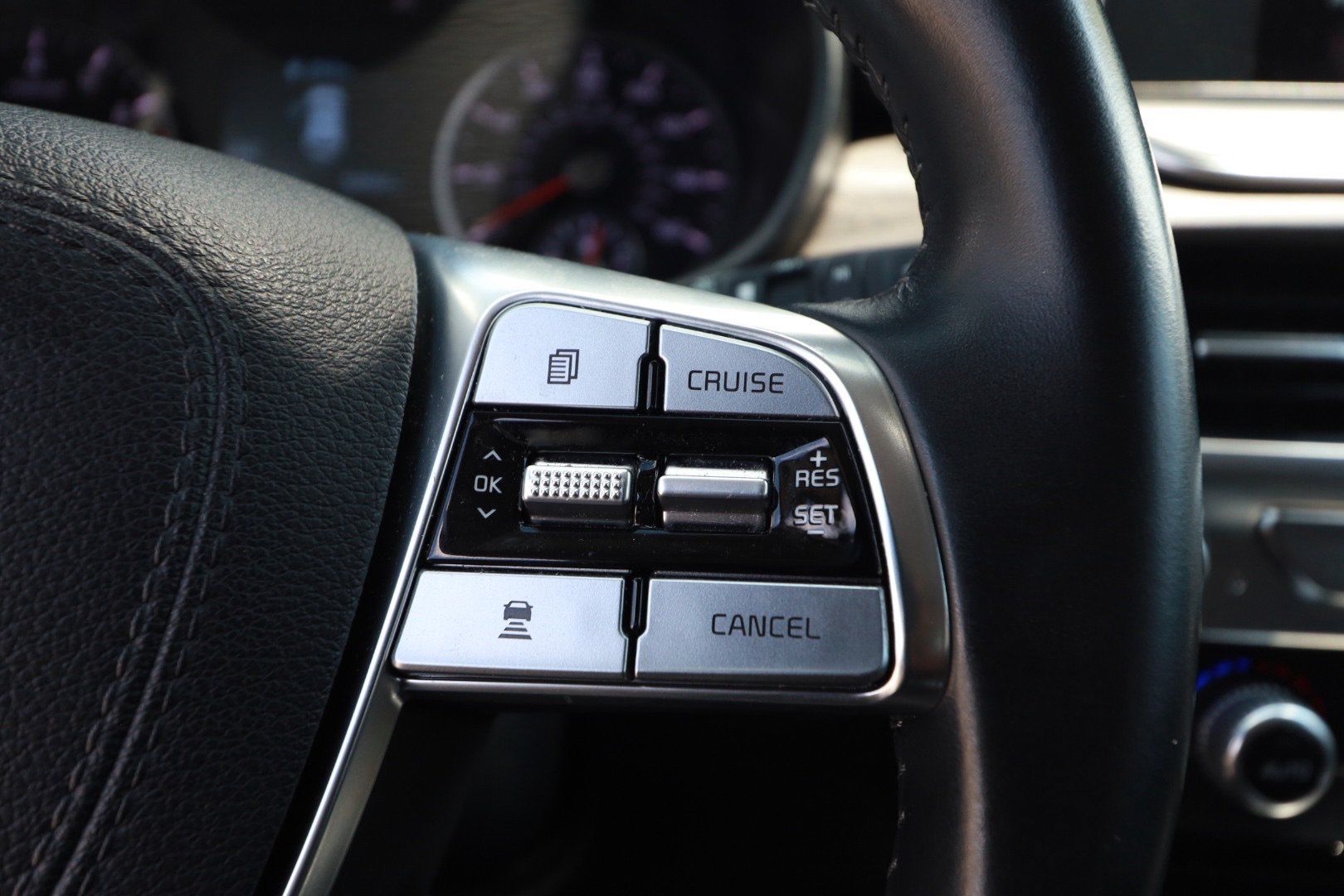 Used 2022 Kia Telluride EX w/ EX Premium Package FWD image 12
