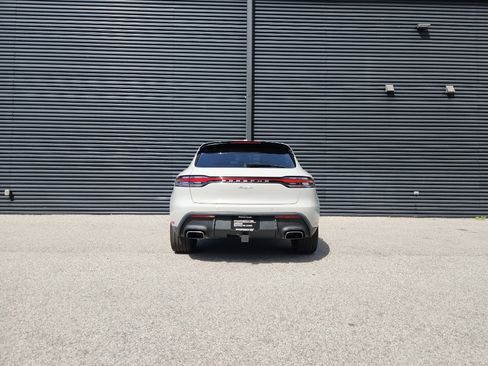 New 2026 Porsche Macan image 4