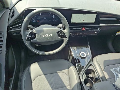New 2025 Kia Niro Wind w/ Wind Preserve Package image 7