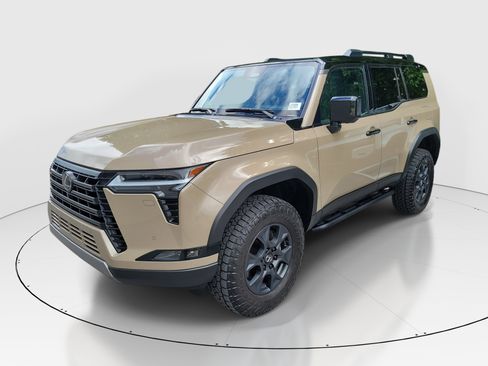 Used 2026 Lexus GX 550 w/ Accessory Package (CT) AWD/4WD image 3