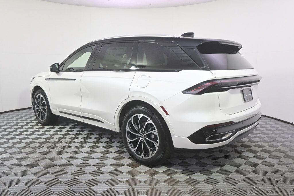 New 2026 Lincoln Nautilus Reserve AWD/4WD image 3