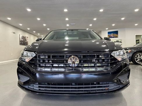Used 2019 Volkswagen Jetta R-Line FWD image 2