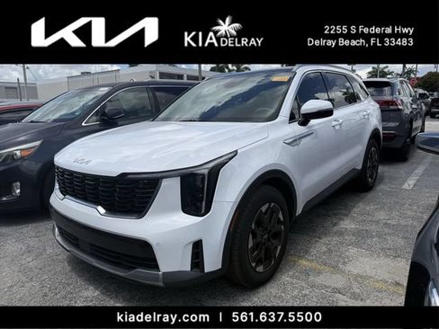 Certified 2025 Kia Sorento S w/ Panoramic Sunroof Package FWD image 9