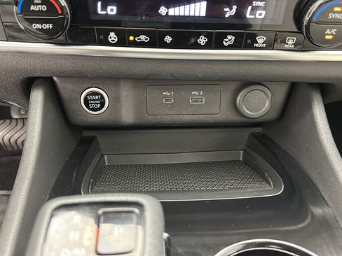 Used 2023 Nissan Rogue SV w/ SV Premium B Package AWD/4WD image 19