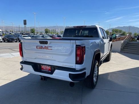 Used 2022 GMC Sierra 3500 Denali w/ Denali Ultimate Package AWD/4WD image 5