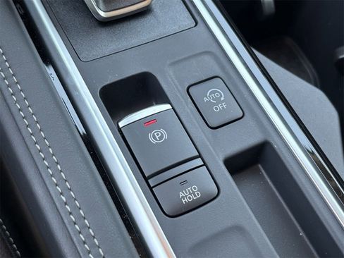 New 2025 Nissan Pathfinder Platinum w/ Cargo Package image 32