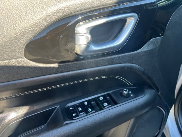 Used 2023 Jeep Compass Latitude w/ Convenience Group AWD/4WD image 11