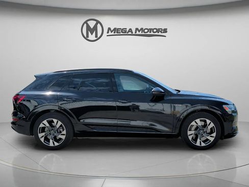 Used 2021 Audi e-tron Premium w/ Convenience Plus Package AWD/4WD image 9