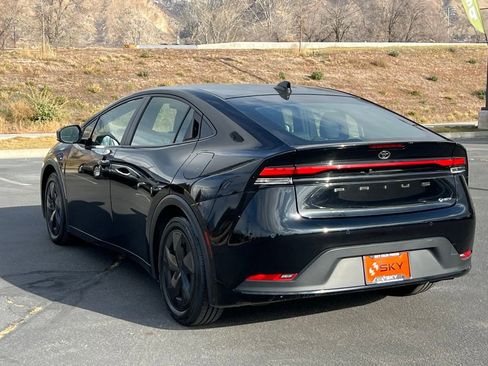 Used 2024 Toyota Prius LE image 12