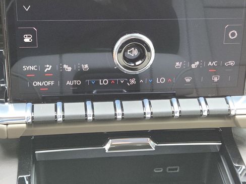 New 2026 GMC Yukon Denali w/ Sun & Power Step Package RWD image 33