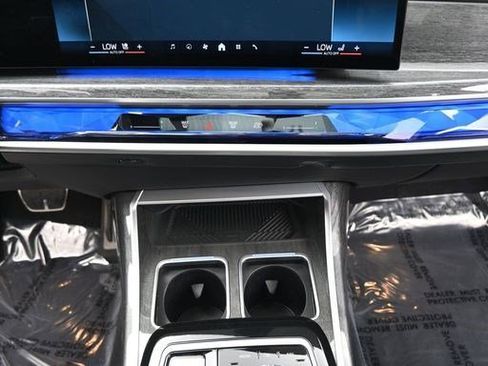 Used 2024 BMW 760i xDrive image 12