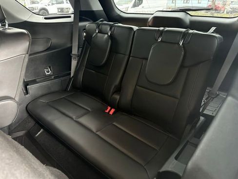 Used 2023 Ford Explorer XLT w/ Equipment Group 202A image 14