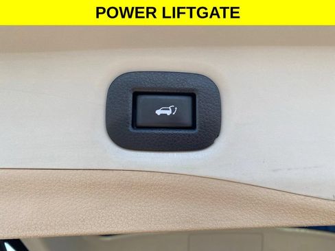 Used 2018 Nissan Rogue SV w/ Premium Package FWD image 15