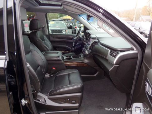 Used 2019 Chevrolet Suburban LT image 30