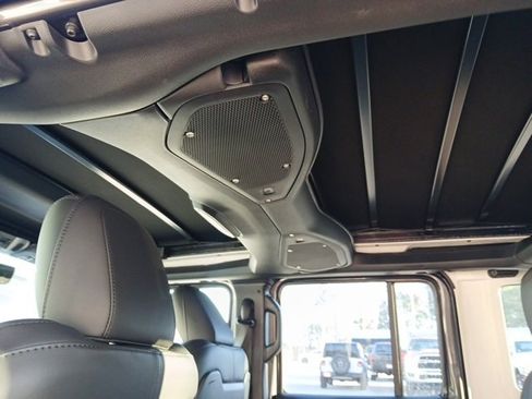 New 2026 Jeep Wrangler Unlimited Rubicon image 19