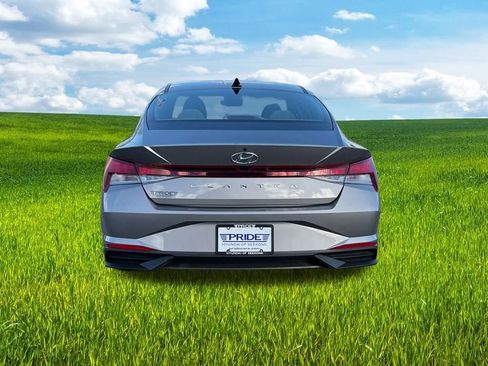 Used 2023 Hyundai Elantra SEL w/ Preferred Accessory Package image 4